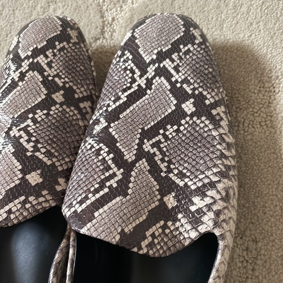 Vince Snakeskin Loafer Flat - Picture 9 of 10